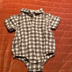 BabyGap Baby Boy 6-12 months Brown Plaid Button up Onesie Collared Shirt